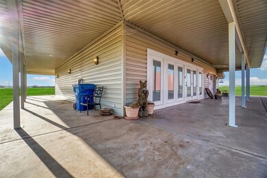 Great covered porch