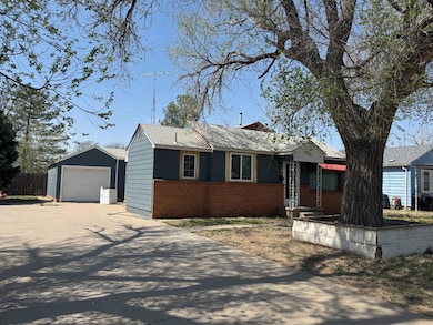 825 S Polk St, Hugoton, KS 67951 - photo 2