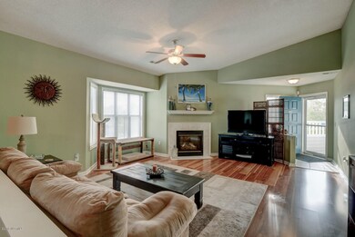 4113 Breezewood Dr 204-large-005-26-P298