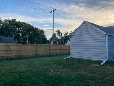 1901 Merklin Way, Des Moines, IA 50310 - photo 2