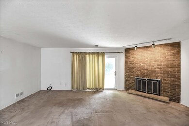 8847 Holly Ln unit 41, Olmsted Falls, OH 44138 - photo 7