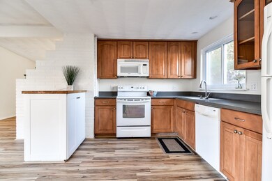 13 Ashmont Dr, Framingham, MA 01701 - photo 5