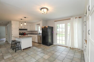 54 Bow St, Manchester, NH 03103 - photo 4