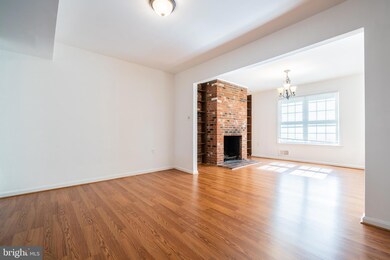 9215 Burke Rd, Burke, VA 22015 - photo 5