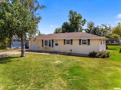 5604 E Crews Ave, Chillicothe, IL 61523 - photo 2