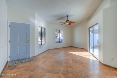 7 Living Room photo b