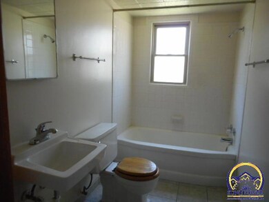 1337 SW Woodhull St, Topeka, KS 66604 - photo 5