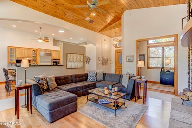 Living Room (6)