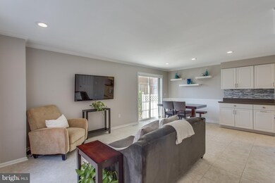 1346 Chetworth Ct, Alexandria, VA 22314 - photo 7