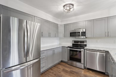 853 Quinlan Dr unit C, Pewaukee, WI 53072 - photo 6