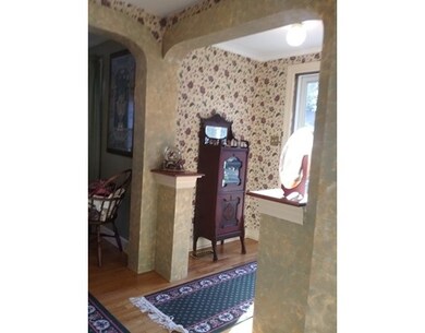 27 Lancaster St, Springfield, MA 01118 - photo 4
