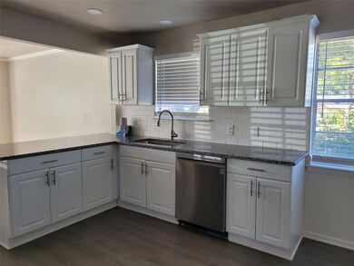 1036 Inwood Dr, Hurst, TX 76053 - photo 4