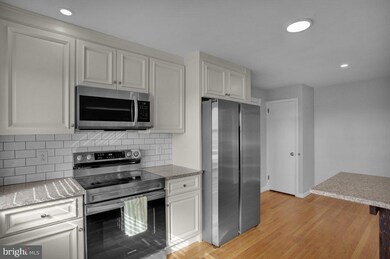 931 N Hanover St unit 2ND FL, Pottstown, PA 19464 - photo 3