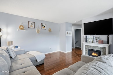 504 Hallbrook Dr unit 27, Johnson City, TN 37615 - photo 4