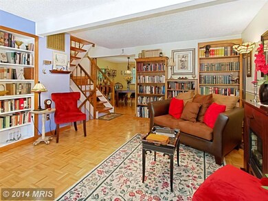 8695 Bent Arrow Ct, Springfield, VA 22153 - photo 6