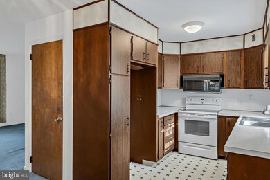 459 N 46th St, Harrisburg, PA 17111 - photo 7