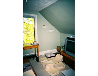 16 Templeton Pkwy, Watertown, MA 02472 - photo 2