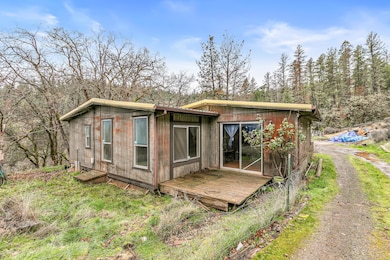 5885 Crowfoot Rd, Trail, OR 97541 - photo 2