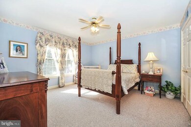 3917 Laro Ct, Fairfax, VA 22031 - photo 4