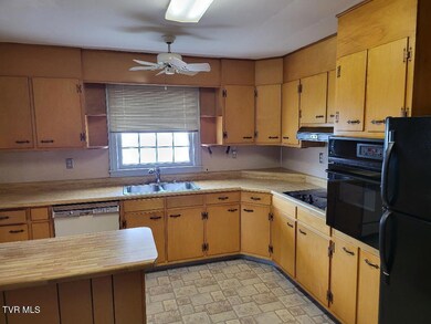 Unaka kitchen