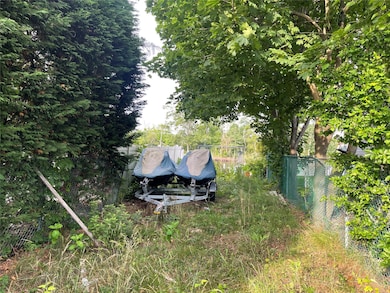 50 Inlet Dr, Lindenhurst, NY 11757 - photo 5