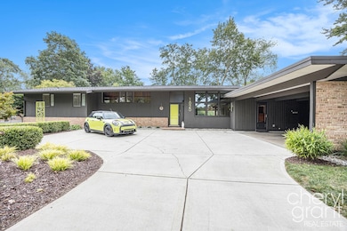 1825 Meadowfield Dr NE, Grand Rapids, MI 49505 - photo 7