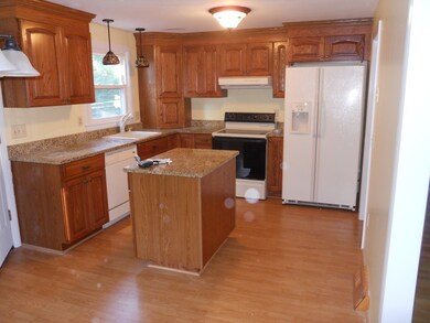 21 Bumble Bee Cir unit 21, Shrewsbury, MA 01545 - photo 2