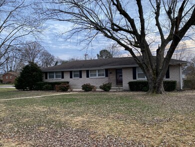 313 Rosemary Ln, Shelbyville, TN 37160 - photo 2