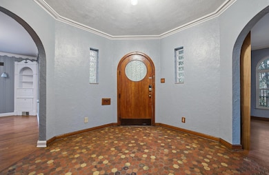 440 N Nelson Rd, Columbus, OH 43219 - photo 4