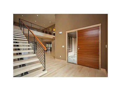 Foyer.