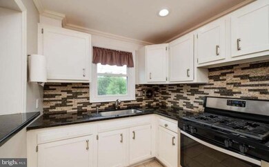 321 Linden Ln, Reading, PA 19611 - photo 4