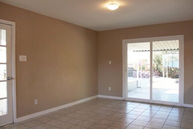7 Dining Room