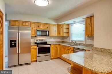 9270 Windsor Dr, La Plata, MD 20646 - photo 3