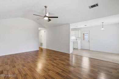 08-414 Pelican Way _ Home Tours MS