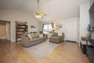 202 E Joann Dr, Wilmore, KY 40390 - photo 4