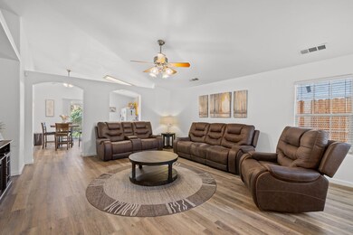 7-web-or-mls-235-w-pilot-ave