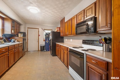 1109 E Reeves St, Marion, IL 62959 - photo 3