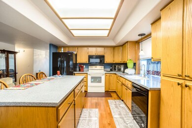 3057 Ruby Dr, Medford, OR 97504 - photo 4