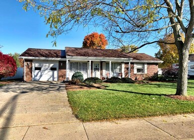 1104 Middle St, Wapakoneta, OH 45895 - photo 2