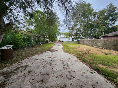 1805 Avenue C, Bay City, TX 77414 - photo 4