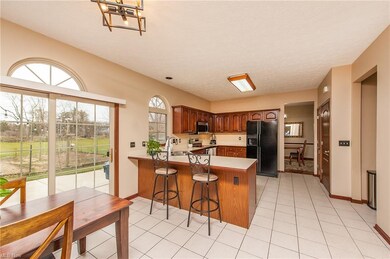 26962 Arbor Ln, Olmsted Falls, OH 44138 - photo 6