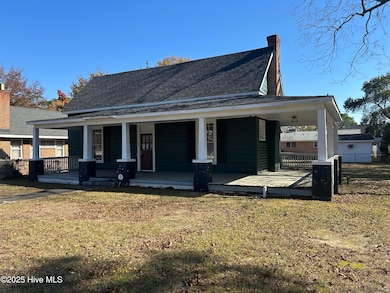 509 Champlain St, Hamlet, NC 28345 - photo 2