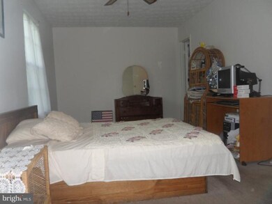 18605 Winding Creek Place, Germantown, MD 20874 - photo 2