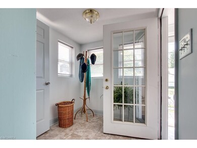 Front Foyer/Mud room