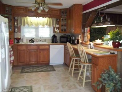 1317 Southmont Dr, Asheboro, NC 27205 - photo 6