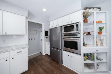 645 Midway, Holland, MI 49423-15