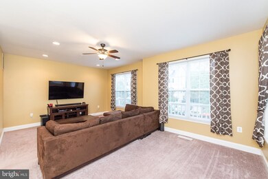 9123 Marlove Oaks Ln, Owings Mills, MD 21117 - photo 7