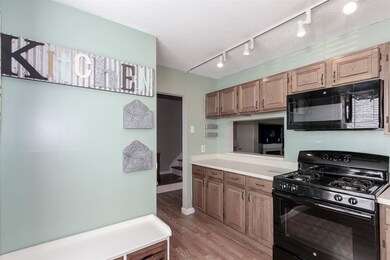 126 Middlesex Rd, MerriMacK, NH 03054 - photo 6