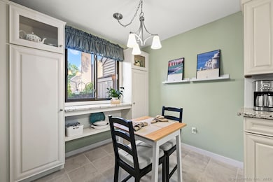 93 Hollister Way N unit 93G, Glastonbury, CT 06033 - photo 5