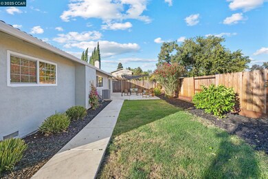 1840 Leo Ln, Concord, CA 94521 - photo 5
